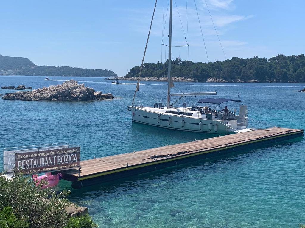 Hotel mooring